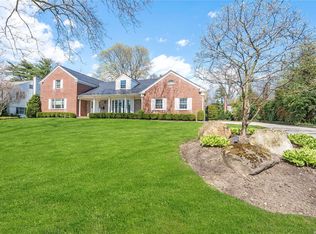 841 Park Ave, Manhasset, NY 11030