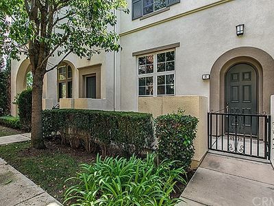 6 El Cajon, Irvine, CA, 92602