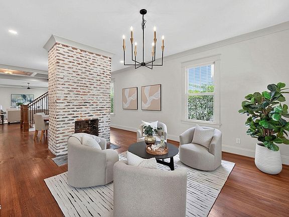 4th image of 504 Tilden St