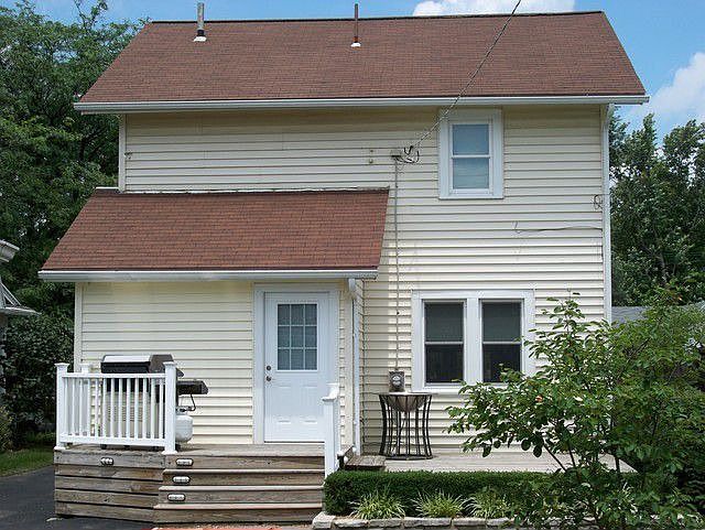 2nd image of 108 Cushing Ave