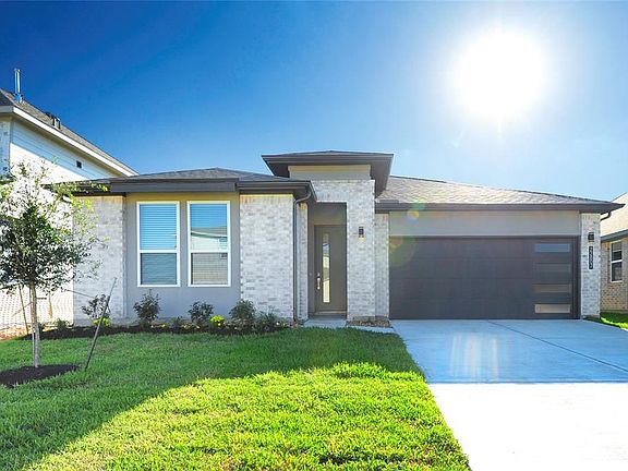 2nd image of 22807 Castello Lakes Dr