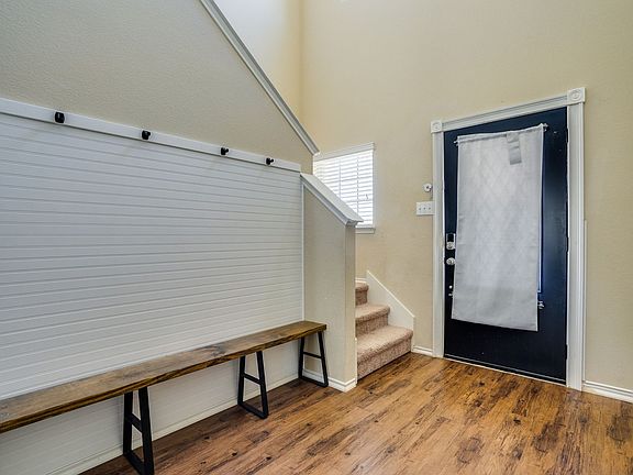 3rd image of 301 Plum Dr