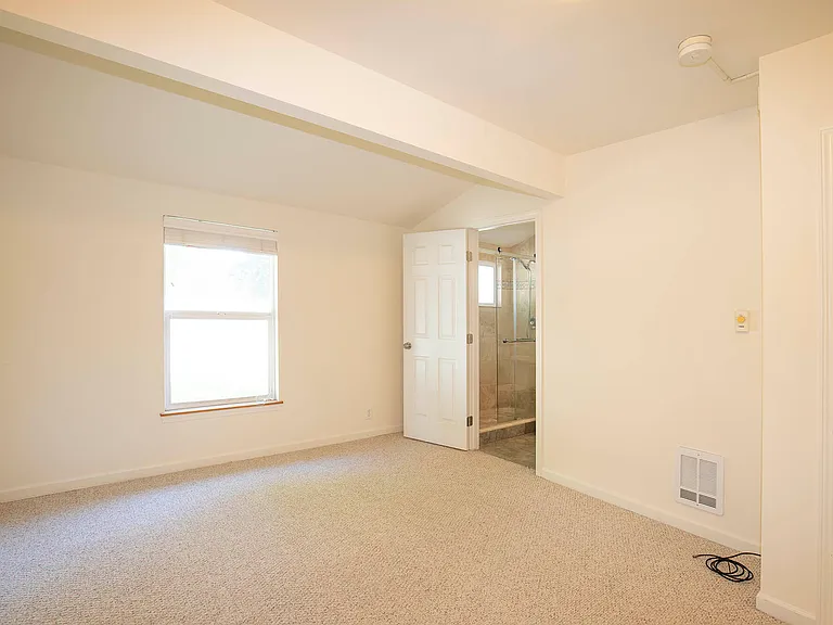 38244 SE 85th St — Photo 14