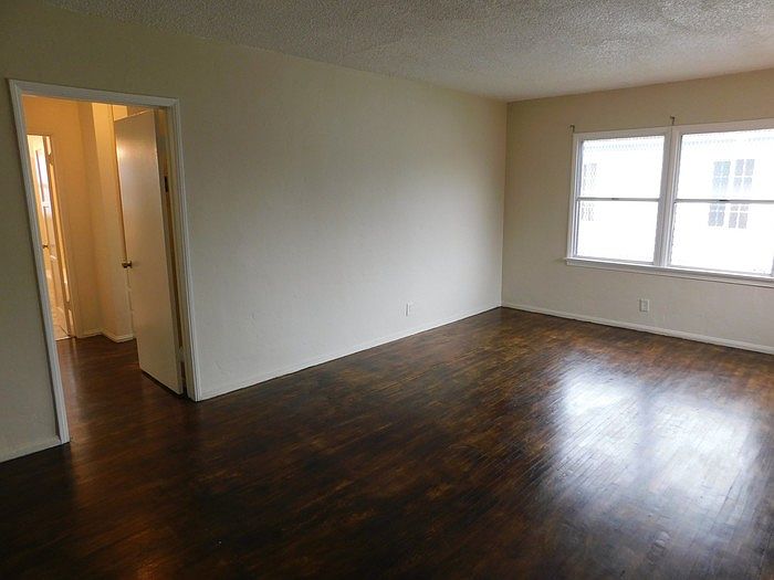 1st image of 3534 Beechwood Ave