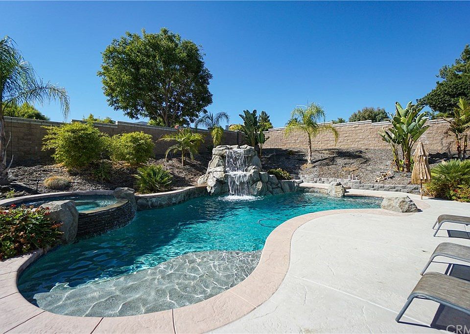 1st image of 1684 Paseo Vista St