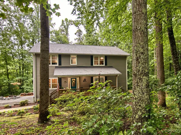 1 Abbey Ln, Hendersonville, NC 28739