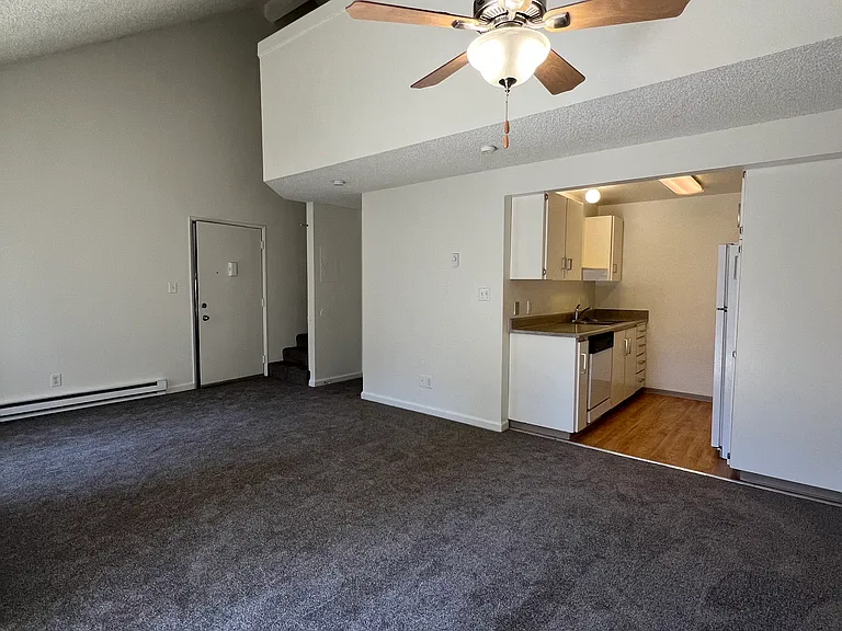 Sunset Ridge Apartments — Photo 16