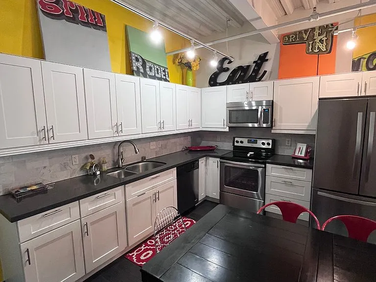 524 Central Ave SW #404 — Photo 2