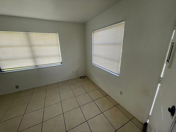 3rd image of 1530 E 12th St #1530