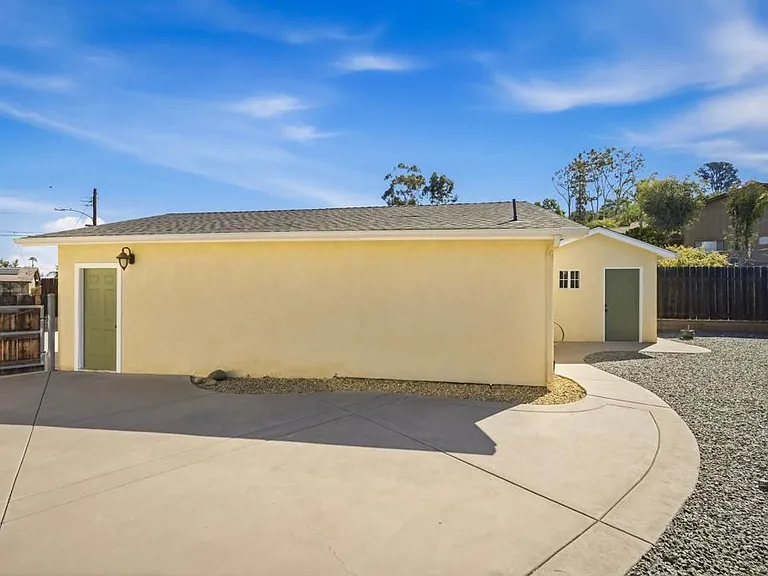 1677 Sandos St — Photo 7