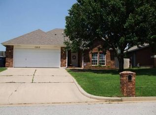 12513 SW 6th St, Yukon, OK 73099
