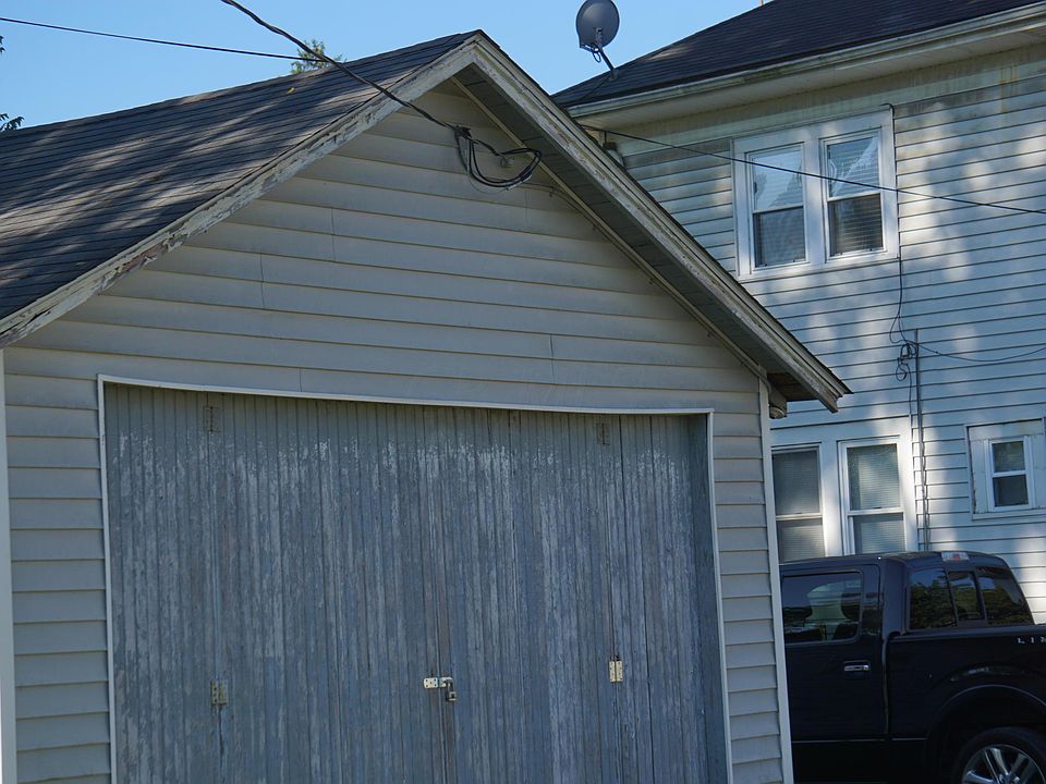 2nd image of 140 Neal Ave