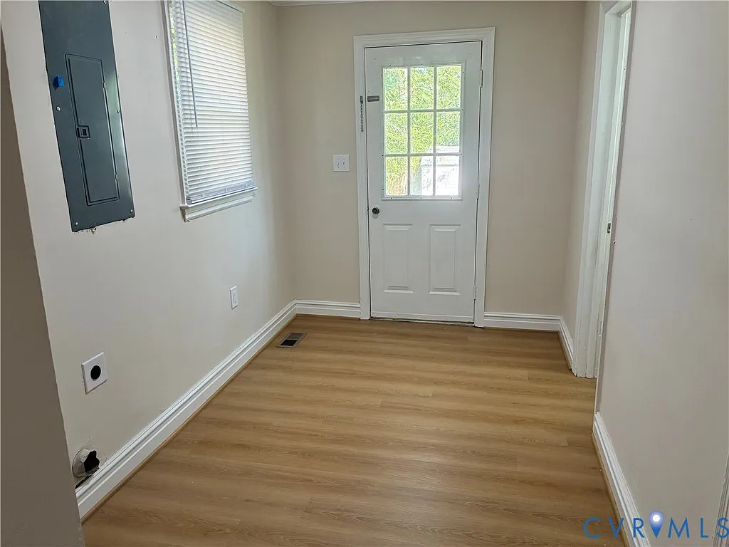 3 bed, 1.5 bath, 1060 sqft, $1,600 — Photo 4