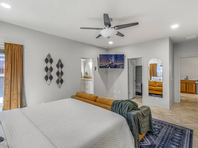 1800 Burgundy Dr — Photo 17