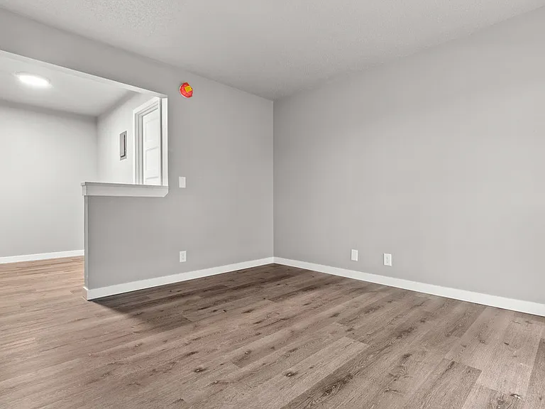 WhiteRock Apartments — Photo 11