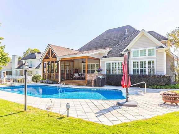 3rd image of 4596 Cummings Cove Dr