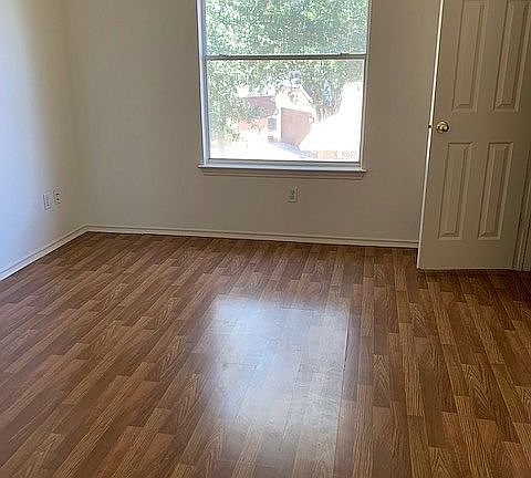 2nd image of 1120 Miss Kimberlys Ln