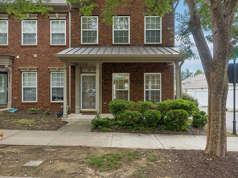 7855 Heaton Way — Photo 2