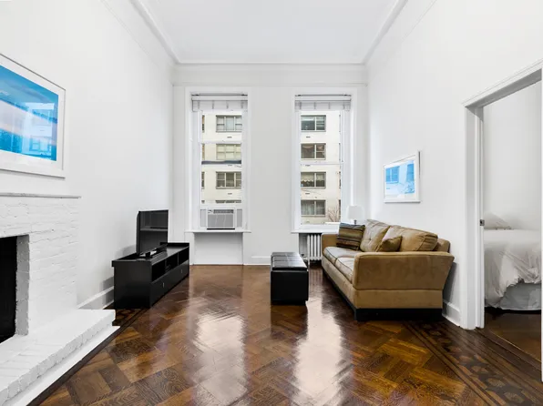 53 East 67th Street image 3 of 11