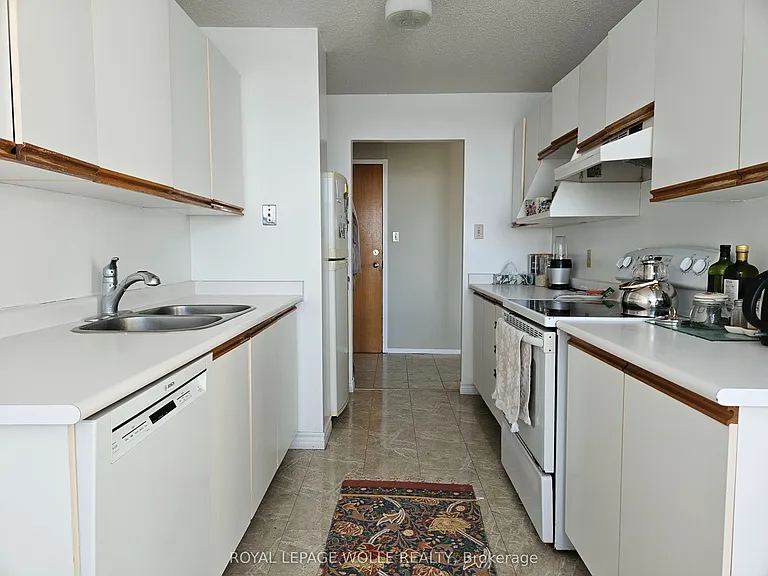 55 Blue Springs Dr #805 — Photo 5