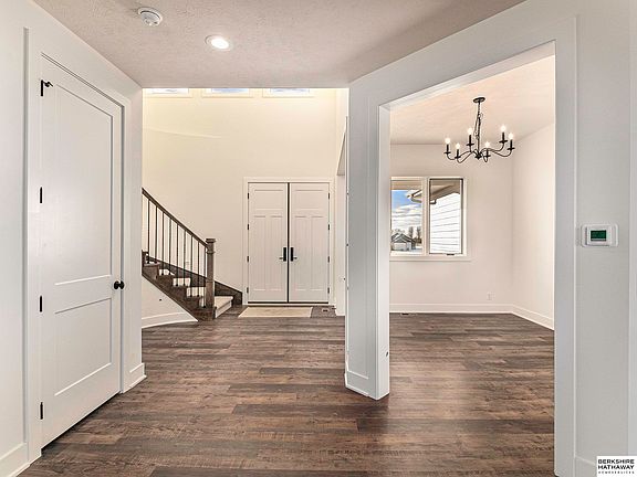 4th image of 16614 Camelback Ave