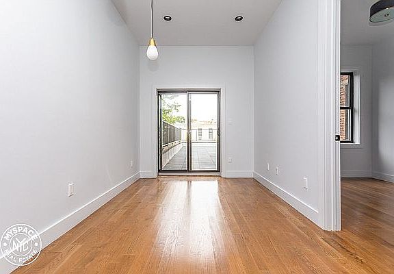 4th image of 1327 Gates Ave #3