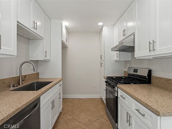 3rd image of 2963 Elgin Dr APT A