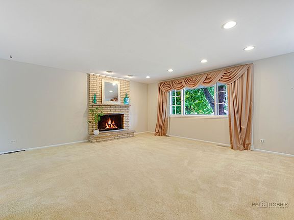 4th image of 606 Russett Ct