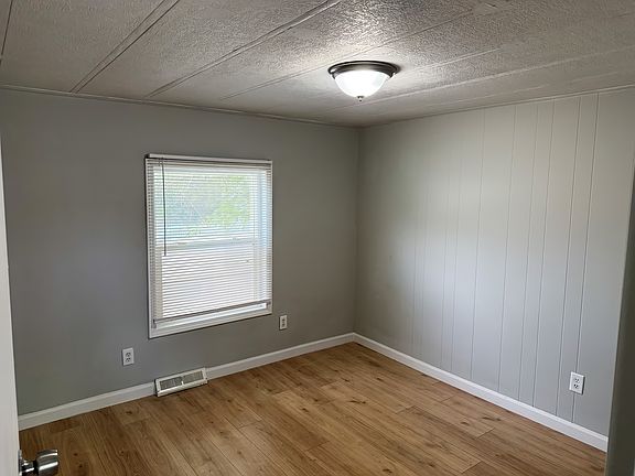 4th image of 777 E Yerby St #17