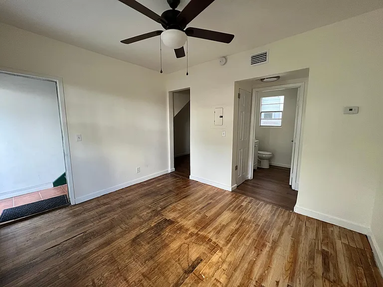 323 Almeria Rd #103 — Photo 11