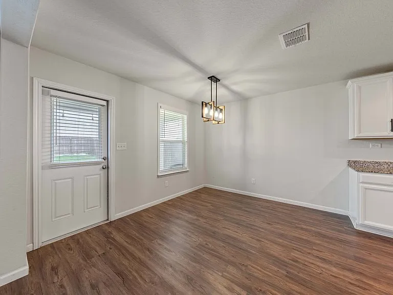 6231 Antares — Photo 17