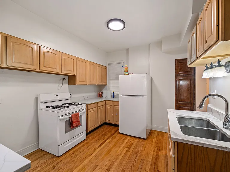1015 Garnett Pl — Photo 5