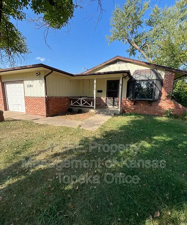 3241 SW 31st Ter