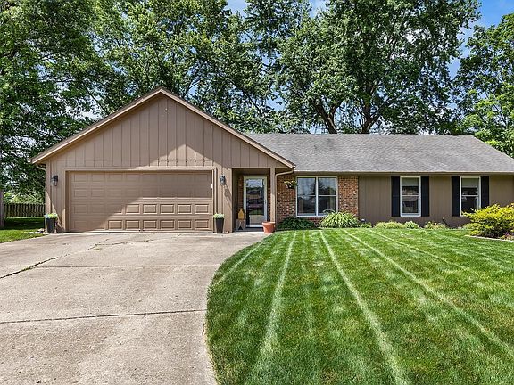 2nd image of 60 Thomas Ct