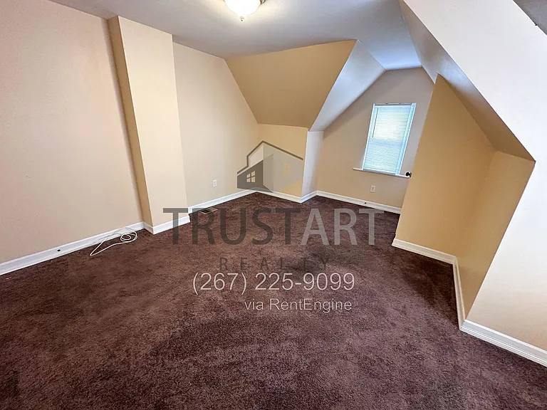6908 Old York Rd — Photo 26