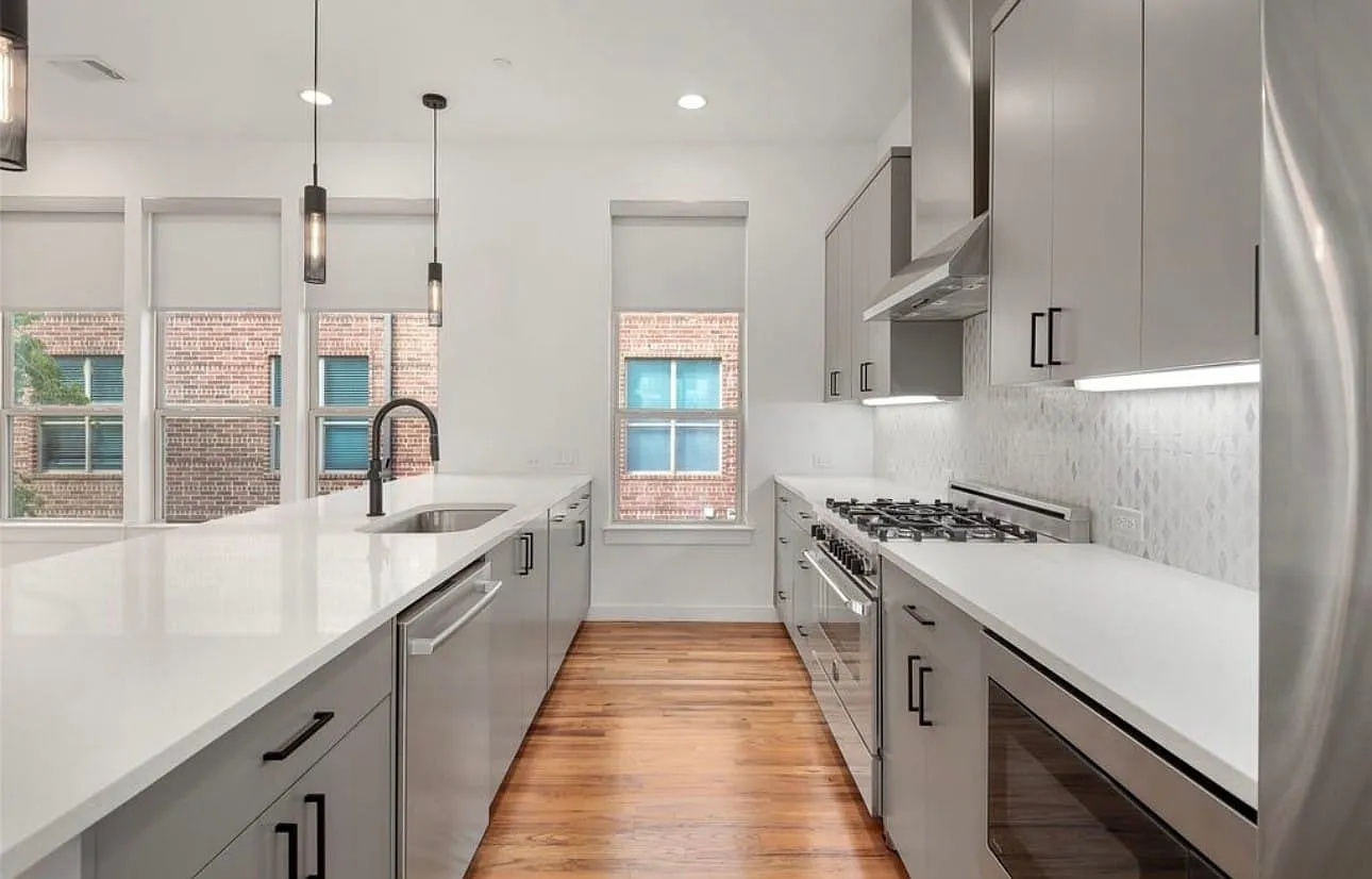 2 bed, 2.5 bath, 1493 sqft, $4,100 — Photo 2