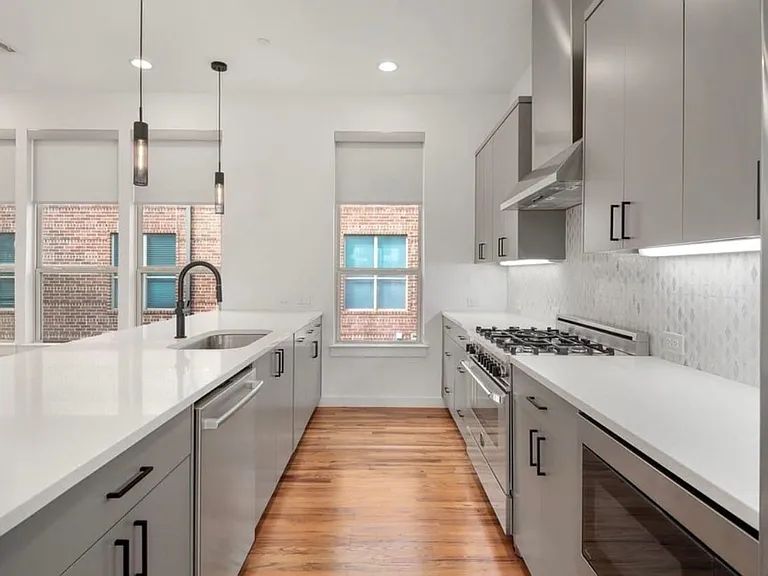 5015 Manett St #106 — Photo 2