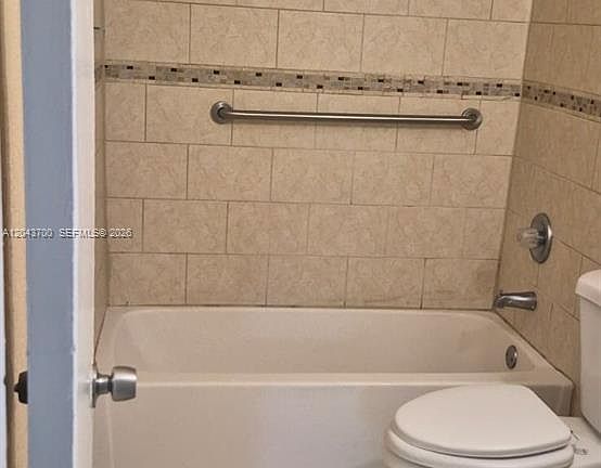 4th image of 4101 Riverside Dr Unit 4