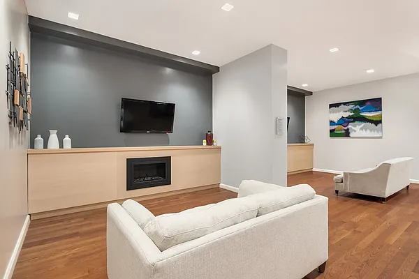 Rented by Compass | media 76