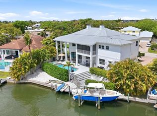 7755 Holiday Dr N, Sarasota, FL 34231