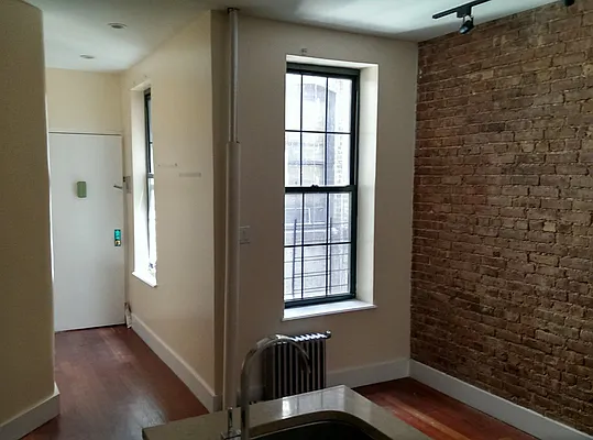 Rented by Bohemia Realty Group | media 23