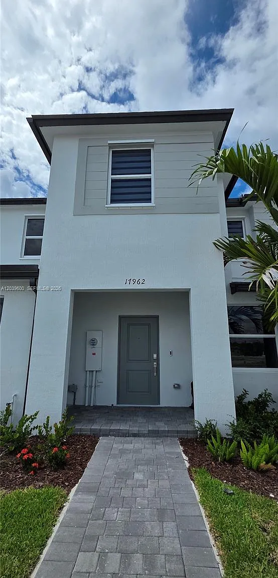 3 bed, 2.5 bath, $2,900 — Photo 2