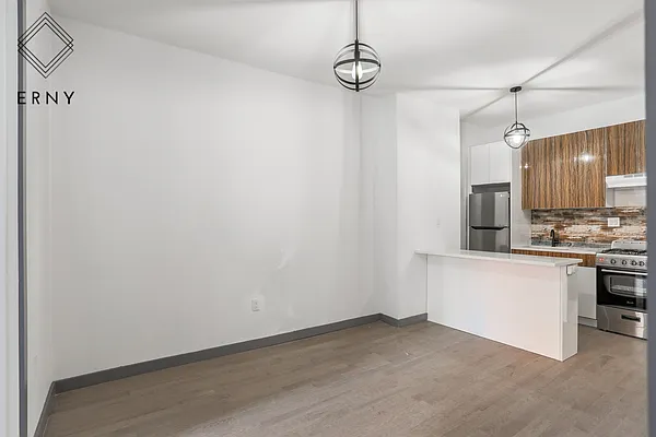 Rented by ERNY LLC | media 18