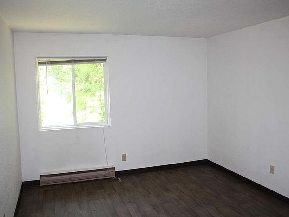 4th image of 812 Chisago St