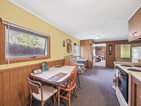 5th image of 21366 Forest Hill Rd