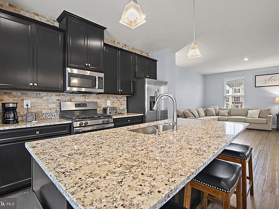 2nd image of 2528 Schooner Way