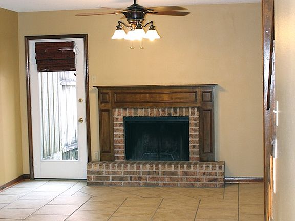 3rd image of 105 Southfield Pkwy