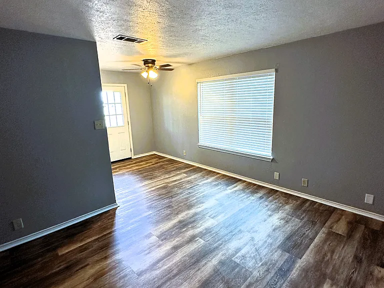 103 Redbud Ct — Photo 4