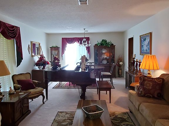 5th image of 490 Palisade Dr