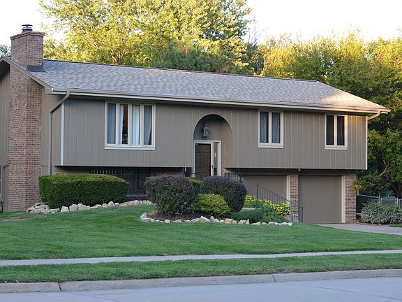 2nd image of 9528 Louis Dr